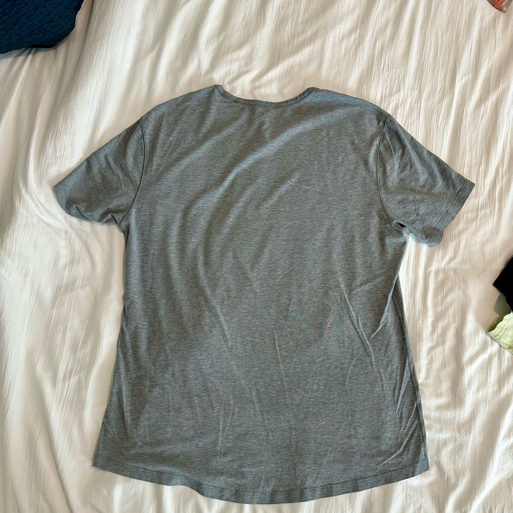 Lululemon size XL Striped and Solid T-Shirts Bundle of 4 - Picture 13 of 15
